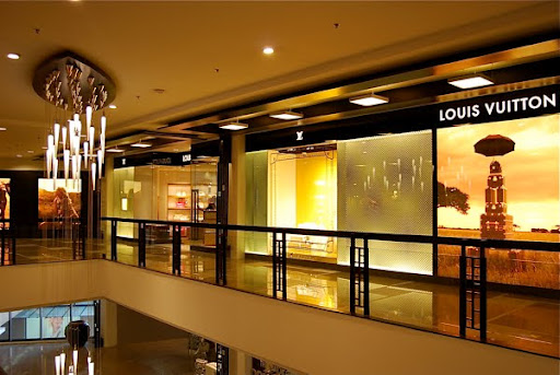 LOUIS VUITTON - G/F, Greenbelt 4 Ayala Center, Makati, Metro